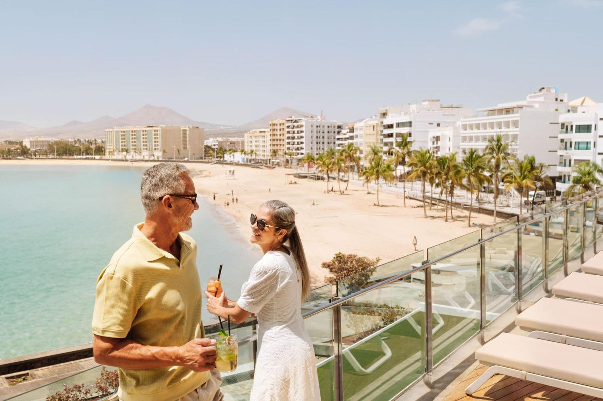 Arrecife Gran Hotel & Spa Dış mekan fotoğraf Tourists on Fuerteventura
